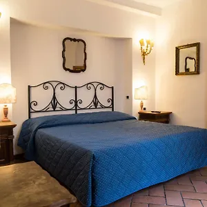 Piazza Paradiso Pensión